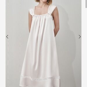 Manito Will White Lace Trim Nightgown